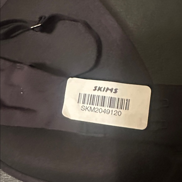 Skims Wireless Push Up Bra - Picture 4 of 6